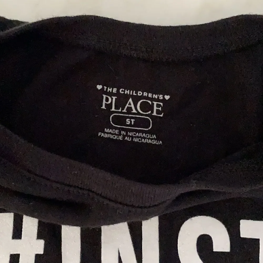 The children place shirt EUC